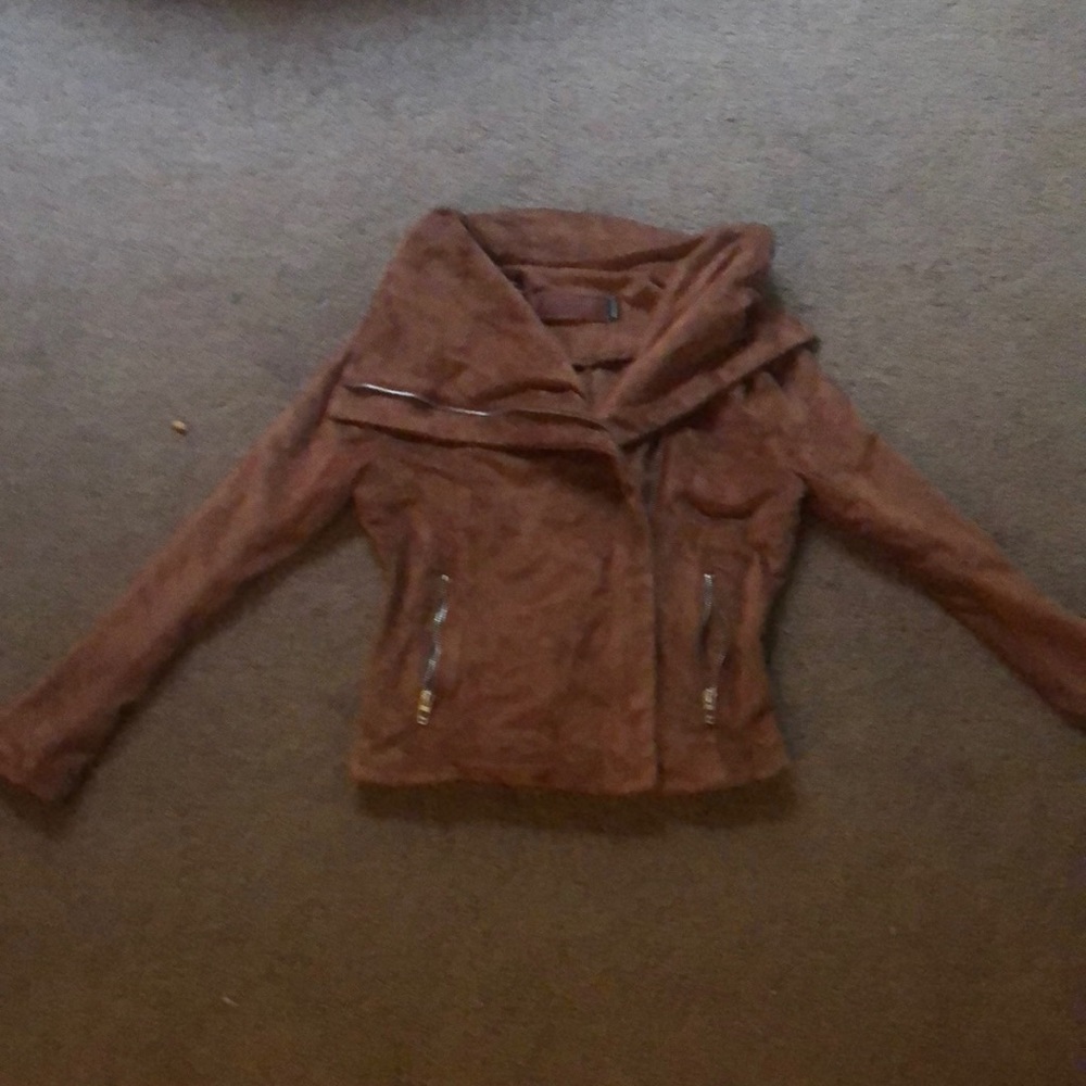 Women’s faux suede zipper jacket.